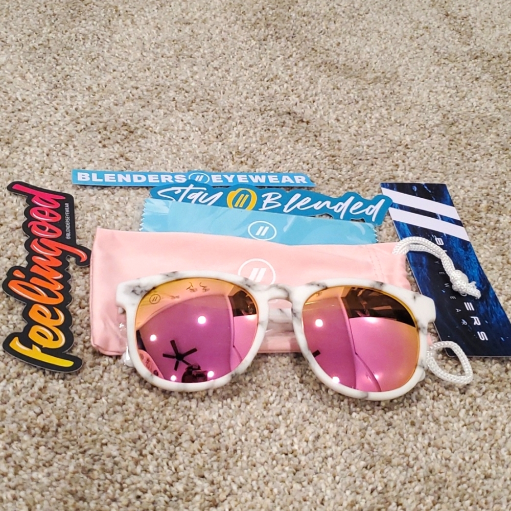 NIB Blenders Eyewear Alumni Queen Polarized sunglasses